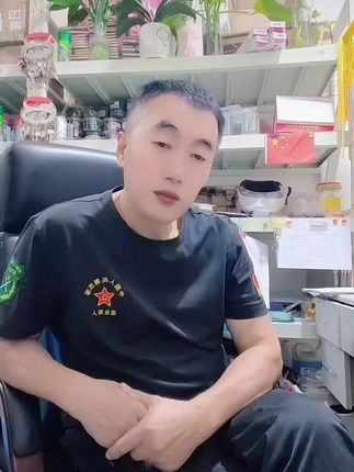 岁月匆匆,一转眼就老了,时光一去不复返,珍惜当下每一天哦。#喜欢的点个赞 #感悟人生。 #人生感悟