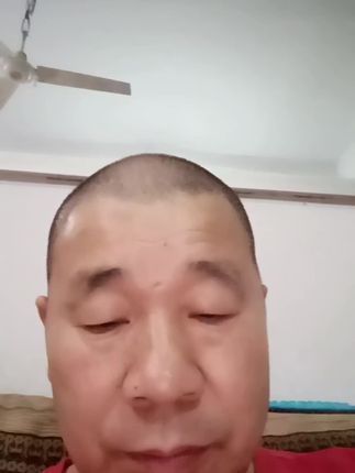 实在是无聊了放松一下自己?60的老人了??想想自己年轻的时候?80年代?怎样过的?无忧无虑?现在怎么过的日子??你明白吗?珍惜当下?珍惜眼前人!噢耶!