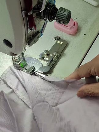 轻轻松松过骨位 一脚踩到头的卷边拉筒配压脚 厚料 薄料 燕尾 弧形都可以卷 需要的可以放心入#缝纫日常