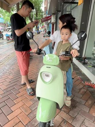 冠能Q8-D,前后舒适液压减震,时尚复古小包,超长续航。