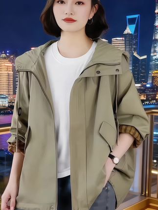 宽松大码连帽休闲风衣外套#外套穿搭 #春秋穿搭 #风衣穿搭 #谁穿谁漂亮 #风衣外套女 @DOU+上热门 @上热门🔥🔥🔥 @抖加🔥上热门🔥dou+🔥热点宝 @创作灵感小助手 @抖音创作小助手 @抖音创作灵感