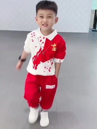 国庆节快到了,提前给儿子安排了一套运动休闲中国红,又国潮又喜庆,太喜欢了!