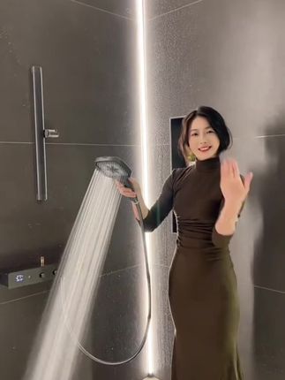 手持按摩沐浴增压花洒,三合一功能,洗澡就像做SAP一样,家里水压不够的,赶紧试试吧。#增压花洒 #浴室好物