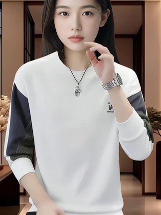 🌟宝藏单品!男士春秋必备高档卫衣👕 宝子们👋,今天必须给你们安利这款超赞的男士卫衣😜!它可是春秋季节的搭配神器✨。 🎈面料柔软亲肤,穿起来超舒服🥰; 🎈版型挺括有型,彰显男性魅力😎; 🎈颜色经典百搭,怎么搭都好看👏; 🎈细节精致考究,品质感拉满💯。 我入手后爱不释手💕,日常通勤、休闲聚会都能轻松驾驭。你们有没有同款或者类似的好看卫衣呀❓ #男士穿搭 #春秋卫衣 #高档服饰 #时尚单品 #男装推荐