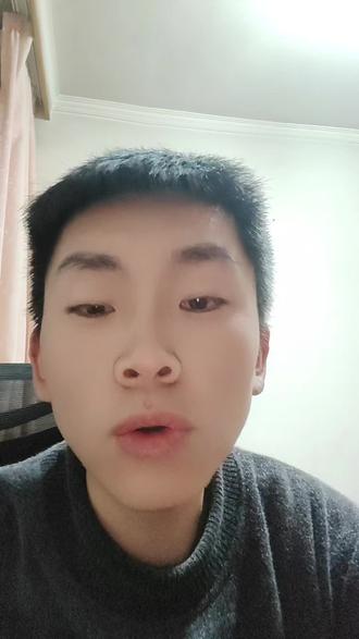 3岁学说话,一生学闭嘴 "三岁学说话,一生学闭嘴。" 话语如刀,慎言为妙。言语之间,智慧尽显。💬📚 #慎言 #智慧人生#青年创作者成长计划