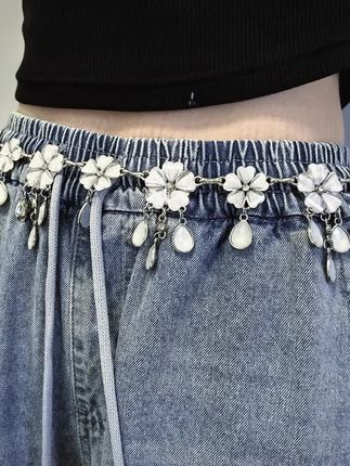 梅花水钻腰链配饰轻奢小众细腰带女配连衣裙子串珠链条百搭#跳舞腰链 #腰链 #腰链推荐 #腰链配饰 #配饰分享