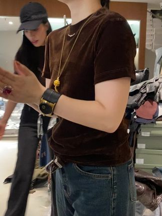 #丝绒上衣 #女装新品日 #女装 #感谢抖音我要上热门