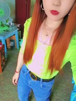 人到了一定年龄,必须扔掉的四样东西,没意义的酒局,不爱你的人,看不起你的亲戚,虚情假义的朋友,记住,你什么都不缺,缺的是一份重新开始的勇气,人的一生,不必把太多人请进生命里,把身边的位置留给对的人,把你的好留给值得的人,择善而交,真心才不会被伤害,择诚而交,信任才不会被辜负#一无所有的年纪 #你也要坚强往前走