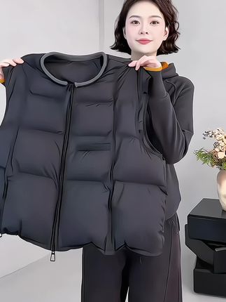 爆款高级感白鸭绒时尚马甲女装2025秋冬时尚超好看无袖马夹短外套#早秋黑白灰穿搭测评#早秋穿搭显贵法则#秋冬穿搭大揭秘#解锁秋季一周色彩灵感穿搭#白鸭绒短款无袖马甲外套