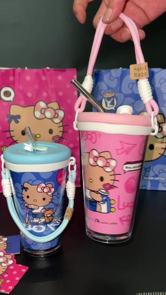 瑞幸 Hello Kitty 联名 PP 杯改造 拒绝千篇一律的撞杯尴尬!HelloKitty联名款超大PP杯,自带DIY配件,轻松打造专属高颜值水杯,不锈钢内胆还耐用,背出门超吸睛~#hellokitty联名 #联名杯diy #瑞幸hellokitty联名 #瑞幸联名杯 #凯蒂猫