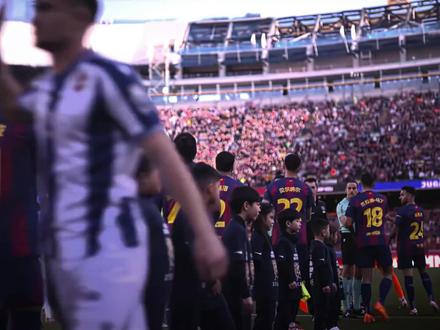 “巴塞罗那不仅仅是一家俱乐部!”#巴塞罗那 #足球 #亚马尔 @巴塞罗那足球俱乐部 加油