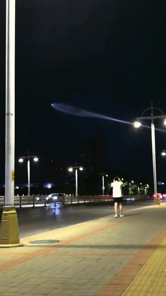 济南园博园大桥闪现不明飞行物。#UFO #不明飞行物