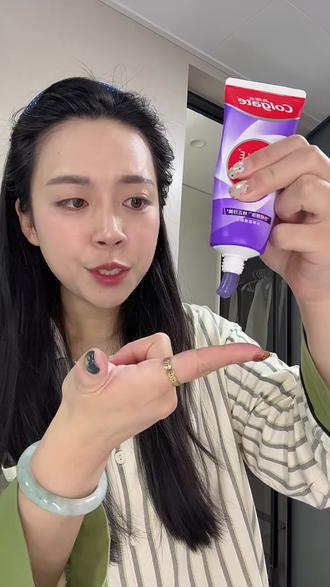 嘴巴有味,牙齿跟玉米粒似的,一定要去试试#高露洁色修牙膏 是真好用!#高露洁美白牙膏 #清新口气牙膏推荐