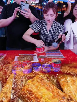 #好物推荐🔥 鲜捕头出品带鱼罐头,拌饭拌面下酒真的太好吃了,59块9到手整整10罐,去头去尾只选中间部分,下饭神器真的太满足了!嘎嘎好吃,老人小孩都爱吃,兄弟姐妹们不要犹豫,直接冲! #木森 #木森大舞台有才你就来 #带鱼罐头 #鲜捕头带鱼罐头