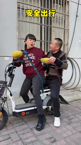 老婆带我去赶集,无论去哪都要注意安全 #地平线5#steam春促#地平线6预售开启#开心夫妻