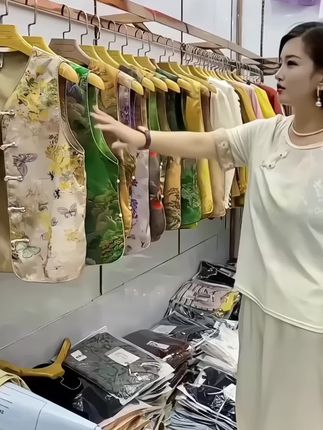 【现货】中式国风气质马甲时尚复古提花坎肩背心盘扣女装新款无袖#现货中式国风气#@DOU+小助手#看过来 #与众不同