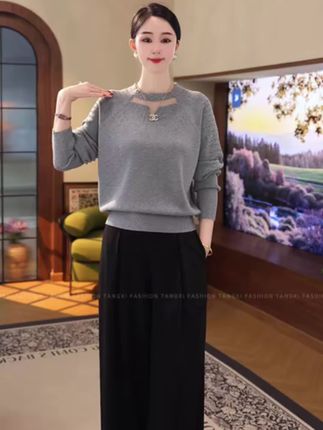 #针织衫 #面料柔软舒适谁穿谁好看 #精致烫钻#镂空工艺#穿出女人味