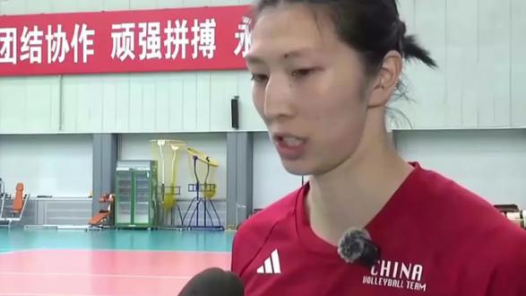 吴梦洁接受采访,训练中受伤内侧副韧带损伤,亚锦赛即将回归!
#女排 #中国女排 #女排精神 #排球 #排球少年