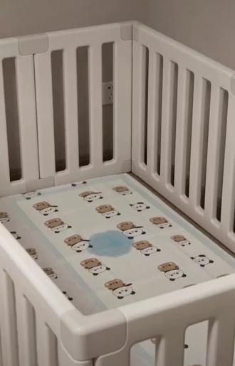 小#布布 尿床被发现...
#布布 #布布一二 #ai创作
左滑看一二尿床←