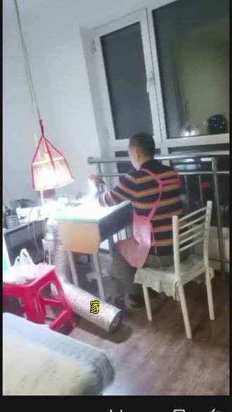 "葫芦歪,不生灾;葫芦正,不生病"。立春也叫打春,是新的一年开始,葫芦即福禄,diy一个葫芦就是希望人们在新的一年里福禄双至,新的一年开启有福有禄的美好生活。#民间手艺 #葫芦 #自己动手