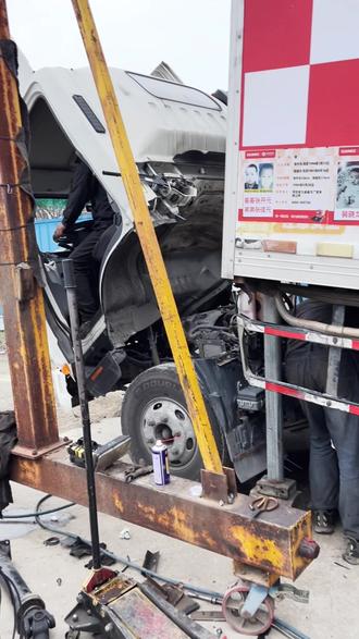 轻卡4米2原来的6档变速箱用不住,换一个经久耐用的法士特小8档变速箱。
而且爬坡有劲,适合重载。一次解决了两个问题。#江淮帅铃q6 #江淮帅铃高端轻卡 #轻卡变速箱 #4米2货车司机 #武汉轻卡