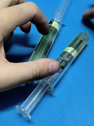 手上没有好用的助焊为什么不试试这款呢#手机维修工具 #修手机 #焊油助焊剂