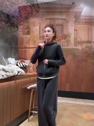 早秋新款#减龄显瘦穿搭 #穿出自信穿出美丽 #洋气减龄 #穿出自己的风格