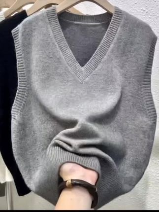 针织马甲背心 #针织马甲背心 V领针织马甲背心女春秋正肩马甲背心纯色百搭基础款针织坎肩马甲女无袖减龄时尚上衣#外穿背心马甲 #秋冬马甲 #纯色针织马甲 #无袖马甲坎肩