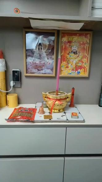 根据中国传统习俗,小年日期有“官三民四船五”的说法,即官家在腊月二十三过小年,百姓家则在腊月二十四,而水上人家则会选择腊月二十五。
如今,中国北方地区多在腊月二十三和二十四过小年,而南方多数地区则是在腊月二十四。这种差异的背后,隐藏着一段历史变迁。#自己动手做美食