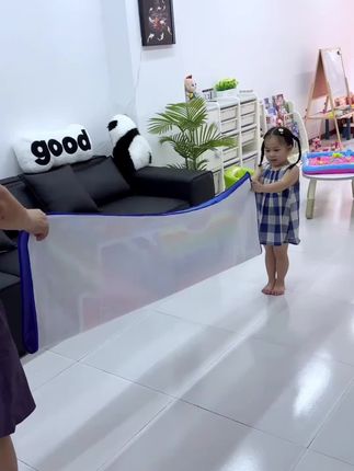 终于给孩子找到这种超大的水画布了,这会孩子可以放开手脚尽情涂鸦了!关键爸爸妈妈也没有清洁的负担,孩子重复玩!真的太解放妈妈双手了#想画就画 #水画毯 #母婴好物 #儿童玩具