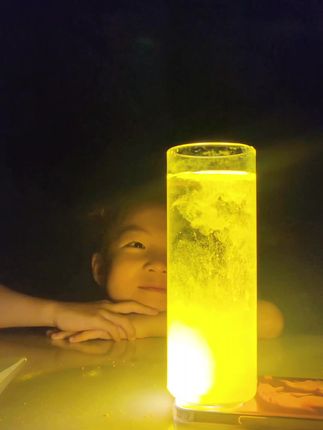 #流星雨 #亲子互动 #亲子实验 用心记录每一个不可复制的瞬间