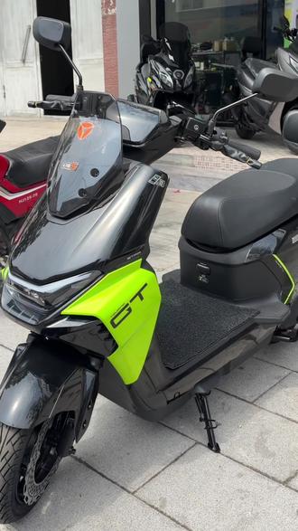 雅迪白鲨90-S颜值爆表🙈🙈
12寸轮毂,72-23雅迪石墨烯三代电池质保3年
配置方面:手机智能app 导航投屏 蓝牙音响
GPS定位,12寸半热熔轮胎,1200w动力电机
倒车功能 #雅迪金石大道店