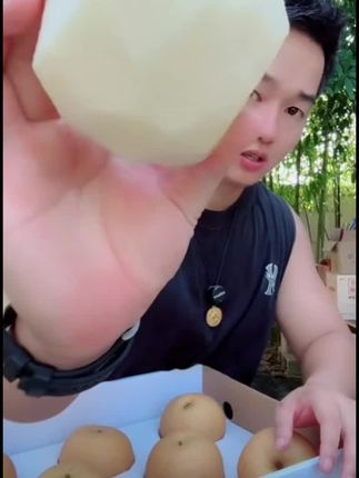 好友已购~山东特产正宗秋月梨冰糖梨子真秋月礼盒新鲜水果脆甜应季产地直发。#秋月梨 #梨子 #现摘现发 #好吃到停不下来 #水果