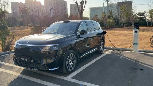 问界总有一个充电口裸露在外 这样是有安全隐患的!车友们可以装配上这款硅胶充电口保护盖,盖上充电口严丝合缝 有效防尘,防水渍 以防万一!#问界 #问界M8 #问界新m7 #问界m9 #充电口防尘盖