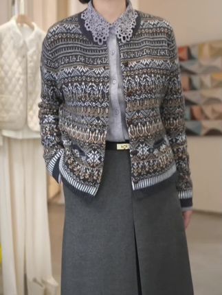 【费尔岛纯羊毛开衫】复古圆领提花绵羊毛:/ 针织开衫#时尚针织开衫#精致优雅 #面料柔软舒适 #洋气百搭