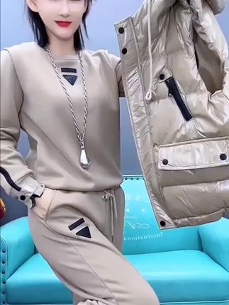 #休闲减龄穿搭 #时尚洋气百搭 #气质穿搭 #显瘦穿搭 #爆款热卖中 爆