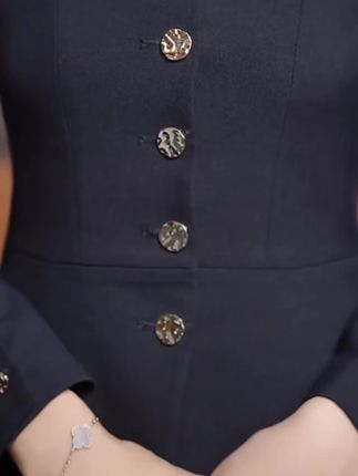 2025秋季新款V领.西装套装气质时尚女神范套装春秋冬三季可穿#谁穿谁好看 #品质女装 #修身显瘦