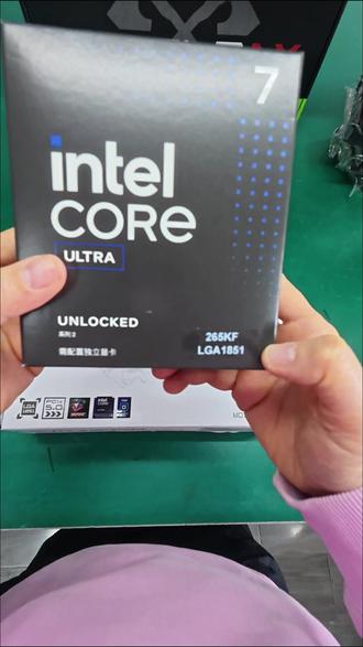 U265KF搭配5070Ti,全黑海景房,低调又能打#华东酷睿达人 #七彩虹 #电脑 #装机