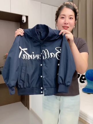 #潮童穿搭 #谁穿谁好看 #生女儿就是用来打扮的 #女童冲锋衣 #女童外套