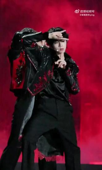 #王橹杰舞台 #新音 王橹杰美杜莎舞台!!主播剪辑的只有王橹杰哦~感谢微博的这位老师😀可以保存