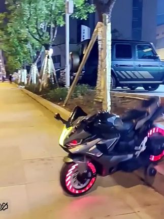 #上热门 1-9岁儿童电动摩托车可坐人三轮车玩具车男孩充电大童防侧翻童车#儿童电动摩托车#充电儿童车 #防侧翻童车