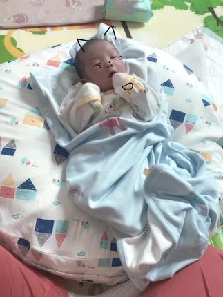 斜坡枕防吐奶新生宝宝就可以用吃奶什么的都很方便#带娃神器 #斜坡枕能有效防止宝宝吐奶 #爱了爱了 #记录生活