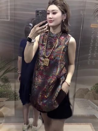 #时尚女装 #高端大气上档次这也太漂亮了 #穿出自信穿出美丽 @DOU+小助手