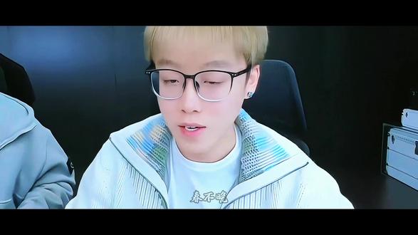 “干什么都不丢人,什么不做才丢人。”#陈泽 #电影氛围感 #励志 #青年创作者成长计划 #情绪短片