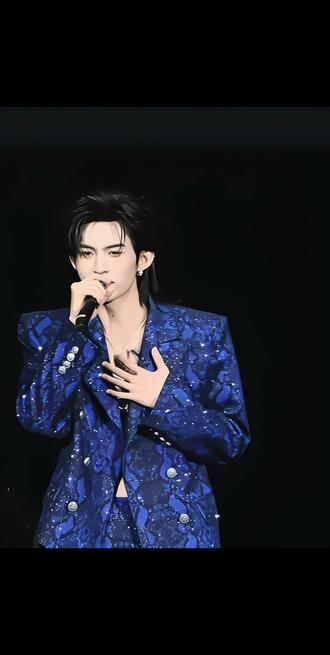 男孩的心事之 野蔷薇 说完咋还不好意思了#云旗 @云旗Yunqi