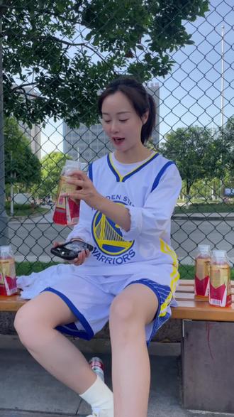 #牛奶秋刀姨 #目标是玩到99岁 每个人花期不同,不用期待相同的绽放 有的事讷,事缓则圆,而我就是那个圆。