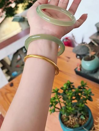 #高冰绿色#手镯#晴水 冰晴水圆条,上手显白精致款