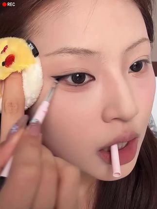 自带刀锋刷的眼线胶笔有多好用?手残党也能画出完美眼线的秘密就是它啦!!#眼线胶笔 #好物分享#防水防汗不晕染 #自用好物推荐 #平价好物