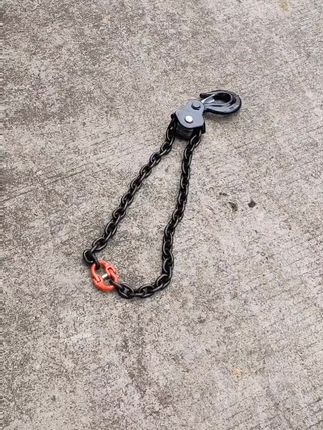 #叉车吊钩 #起重链条 #叉车吊具 #叉车出租 #起重搬运 套在叉车叉子上的旋转钩链条