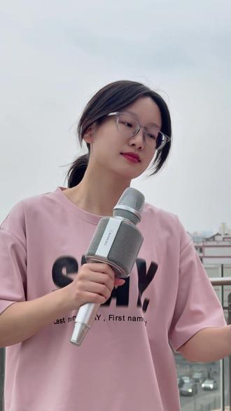 为大家带来一首《能不能把你挽留》 #能不能把你挽留 #一起唱 #声乐教学 #教唱歌 #经典老歌